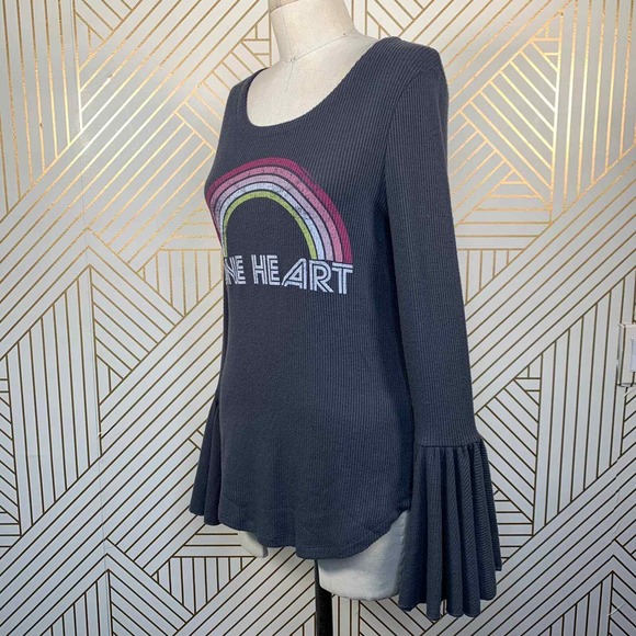 NWT Chaser One Heart Rainbow Love Rib Peplum Sleeve Shirttail Tee Gray Size‎ XS - Picture 3 of 10